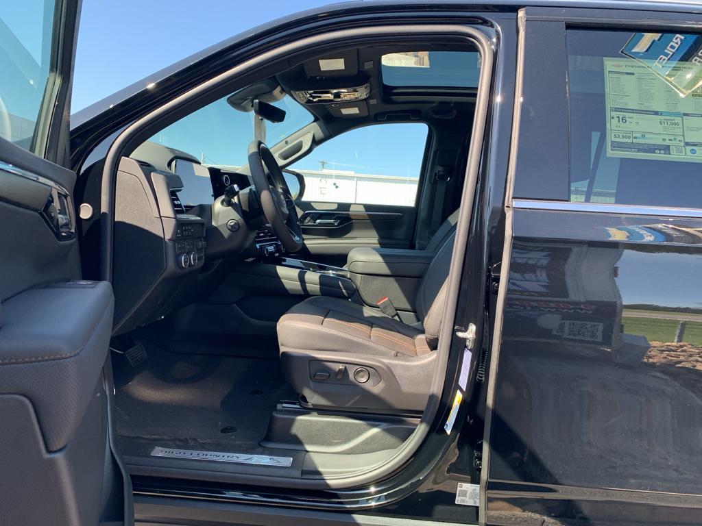 new 2026 Chevrolet Suburban car, priced at $102,985