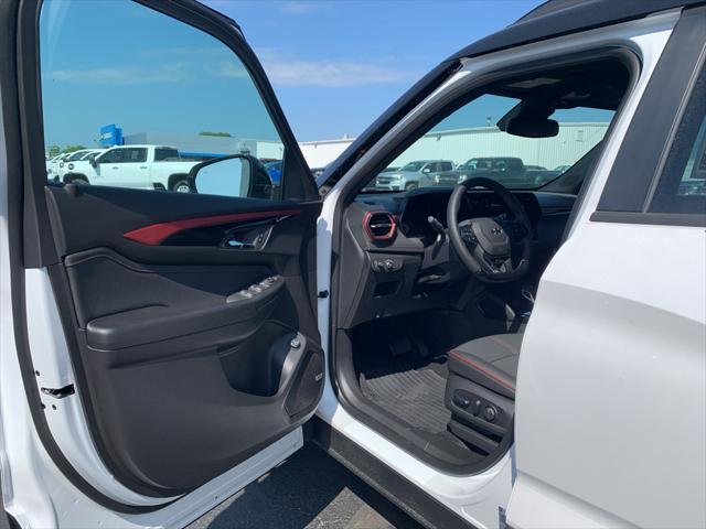 new 2025 Chevrolet TrailBlazer car, priced at $32,420
