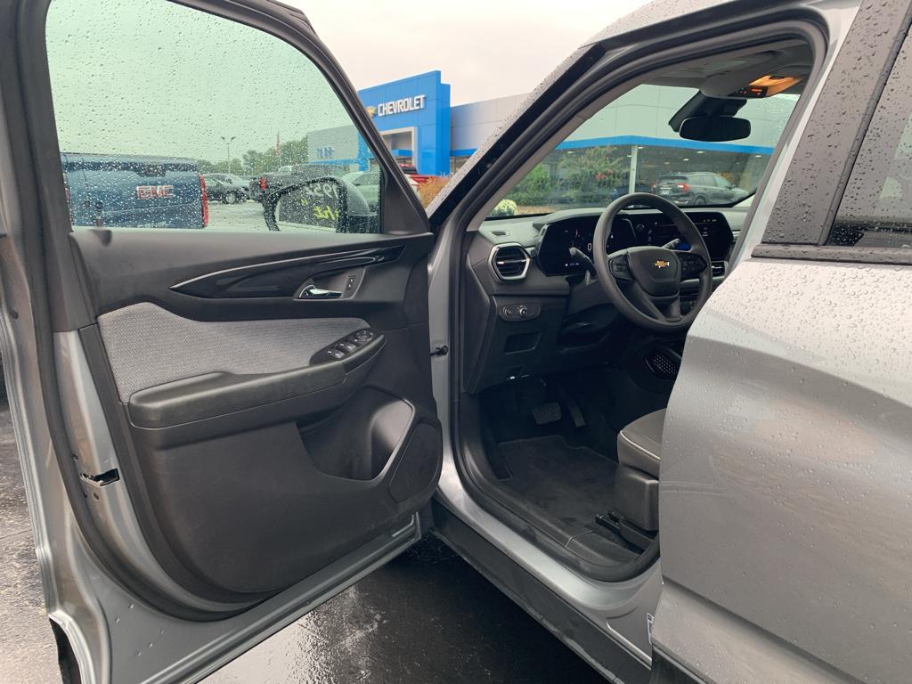 used 2025 Chevrolet TrailBlazer car, priced at $25,995