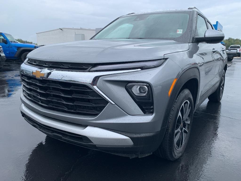 used 2025 Chevrolet TrailBlazer car, priced at $25,995