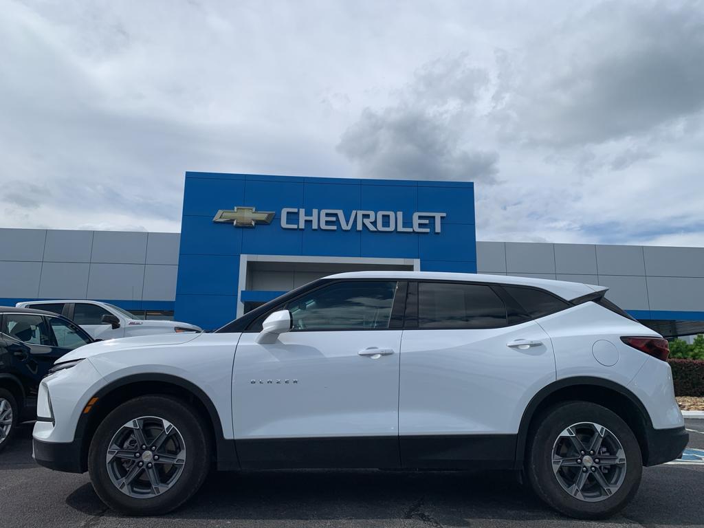 used 2025 Chevrolet Blazer car, priced at $35,995