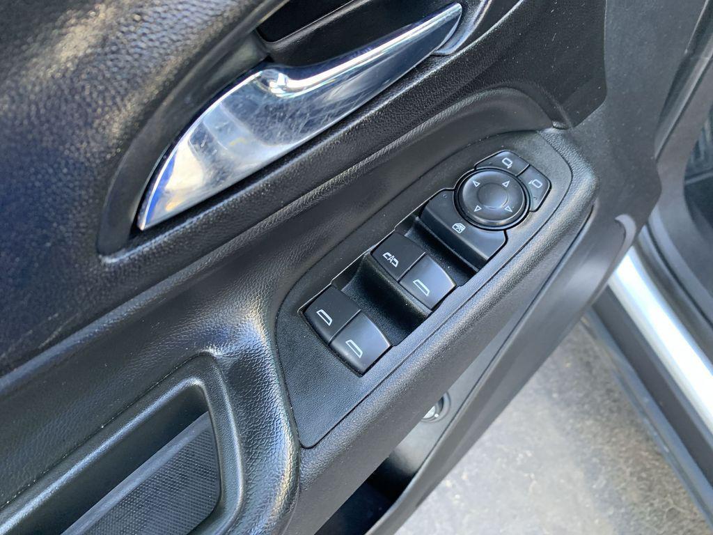 used 2021 Chevrolet Equinox car, priced at $15,998