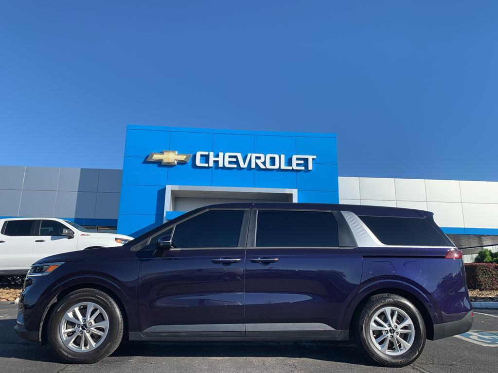 used 2022 Kia Carnival car, priced at $28,500
