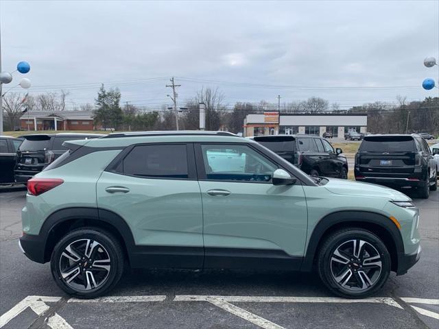 new 2025 Chevrolet TrailBlazer car, priced at $28,125