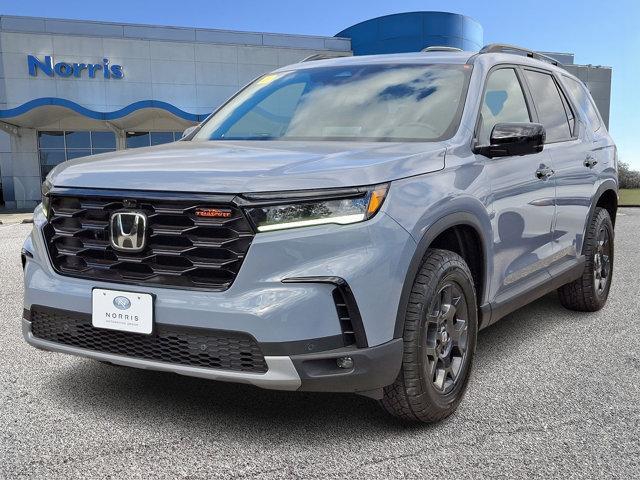 new 2025 Honda Pilot car, priced at $48,586