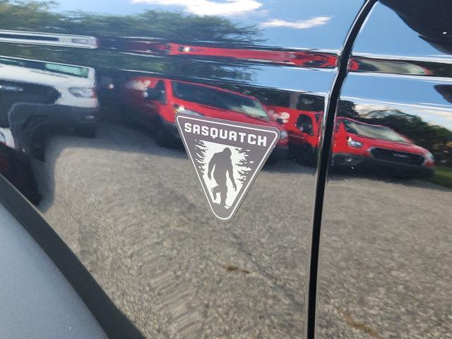 new 2025 Ford Bronco car, priced at $48,976