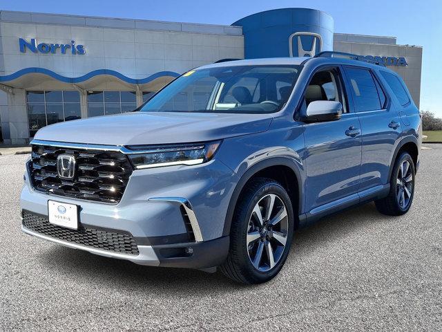 new 2025 Honda Pilot car, priced at $49,185