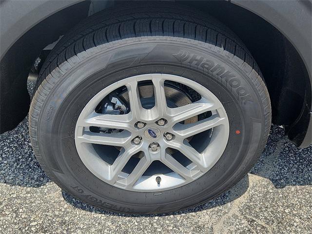 new 2025 Ford Explorer car, priced at $40,027