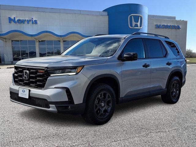 new 2025 Honda Pilot car, priced at $47,732