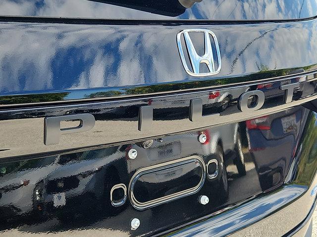 new 2025 Honda Pilot car, priced at $50,222