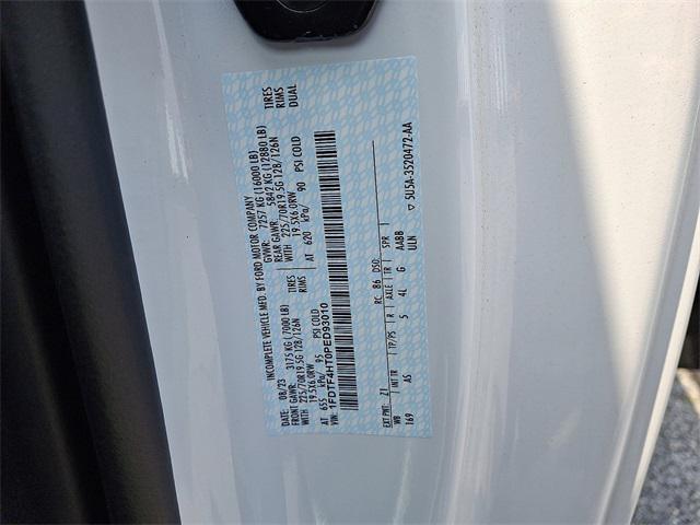 new 2023 Ford F-450 car, priced at $68,639