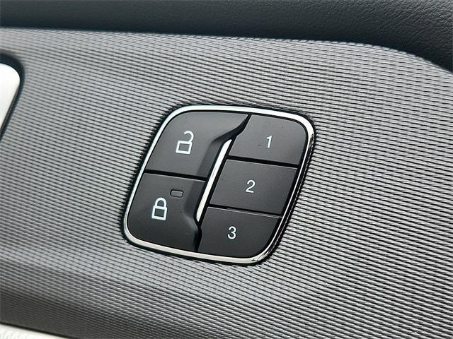 new 2025 Ford Explorer car, priced at $55,173