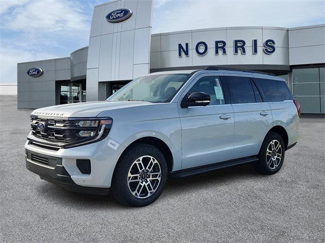 new 2025 Ford Expedition car, priced at $70,898