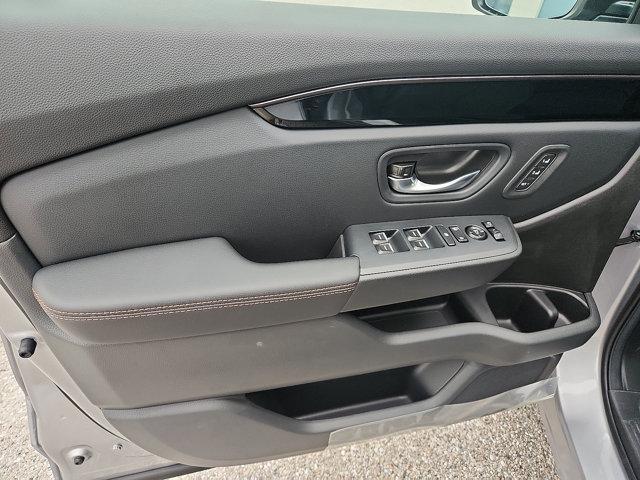 new 2025 Honda Pilot car, priced at $47,747