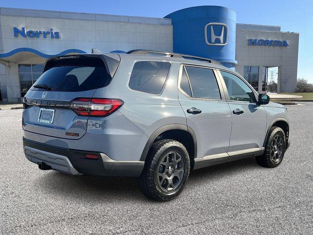 new 2025 Honda Pilot car, priced at $48,259