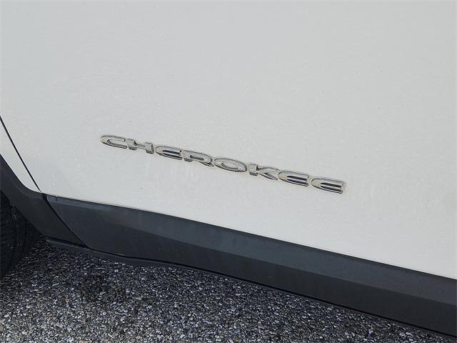 used 2016 Jeep Cherokee car, priced at $11,587