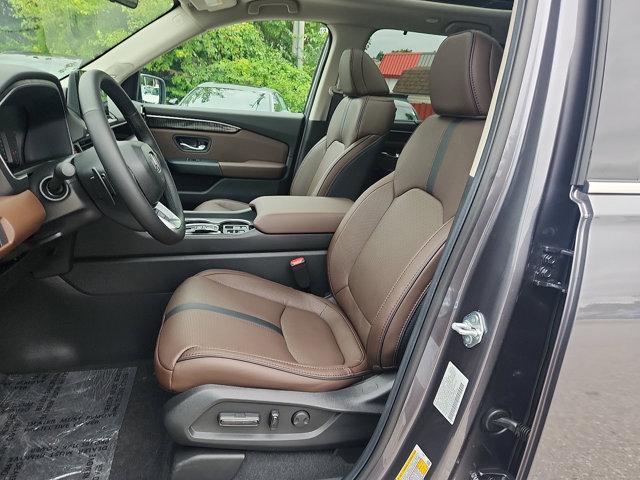 new 2025 Honda Pilot car, priced at $52,757