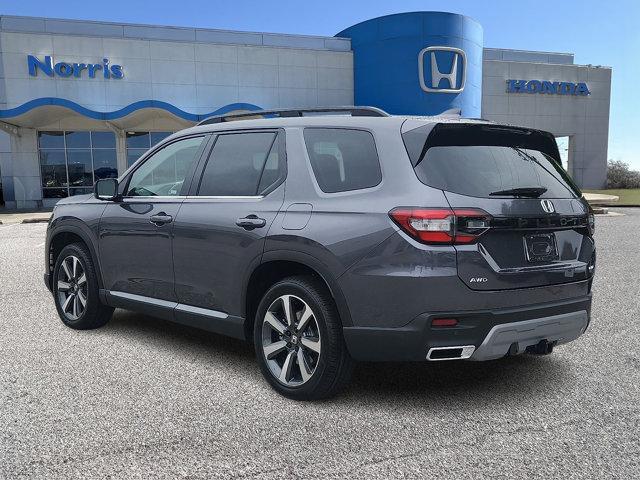 new 2025 Honda Pilot car, priced at $52,757