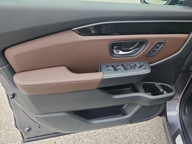 new 2025 Honda Pilot car, priced at $52,757