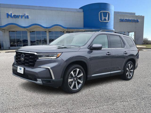 new 2025 Honda Pilot car, priced at $52,757