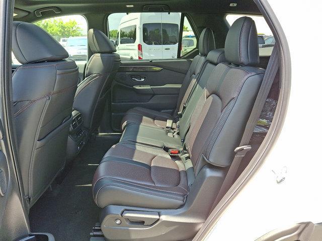 new 2025 Honda Pilot car, priced at $51,981