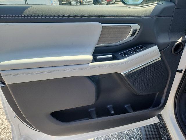 new 2025 Ford Expedition car, priced at $77,995