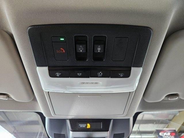 used 2022 Nissan Rogue car, priced at $21,999