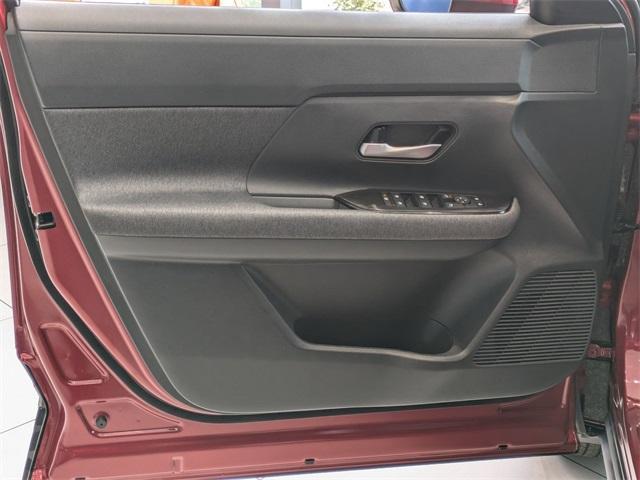 new 2025 Nissan Kicks car, priced at $27,107