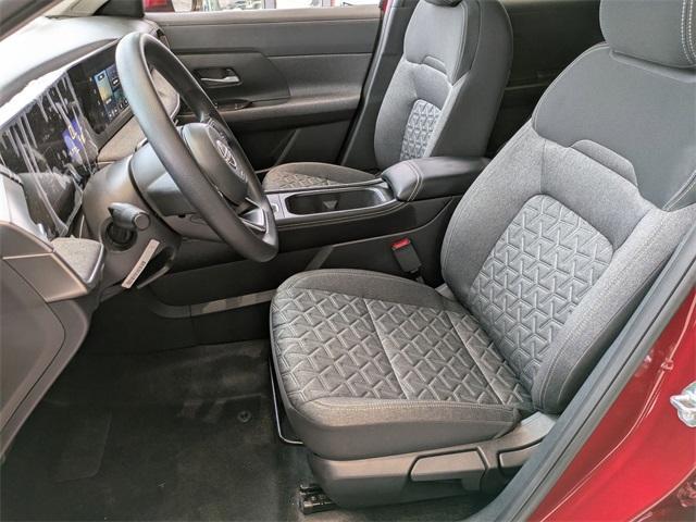 new 2025 Nissan Kicks car, priced at $27,107