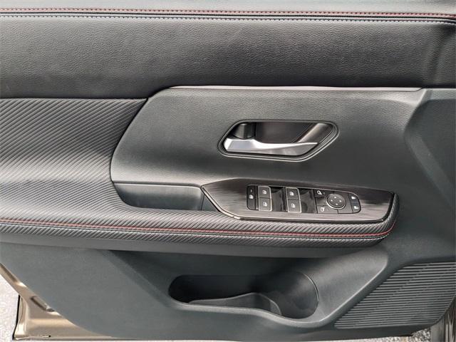 new 2025 Nissan Kicks car, priced at $29,497