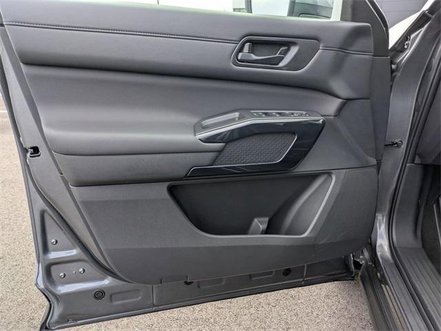 new 2025 Nissan Pathfinder car, priced at $33,706