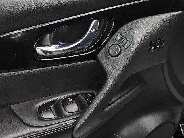 used 2022 Nissan Rogue Sport car, priced at $23,938