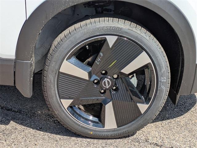new 2025 Nissan Kicks car, priced at $29,598