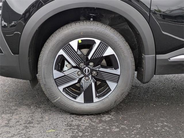 new 2025 Nissan Kicks car, priced at $26,555