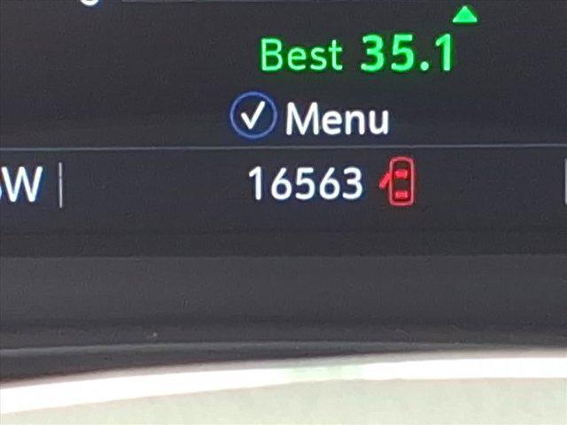 used 2022 Cadillac XT5 car, priced at $32,492