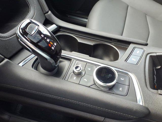 used 2022 Cadillac XT5 car, priced at $32,492