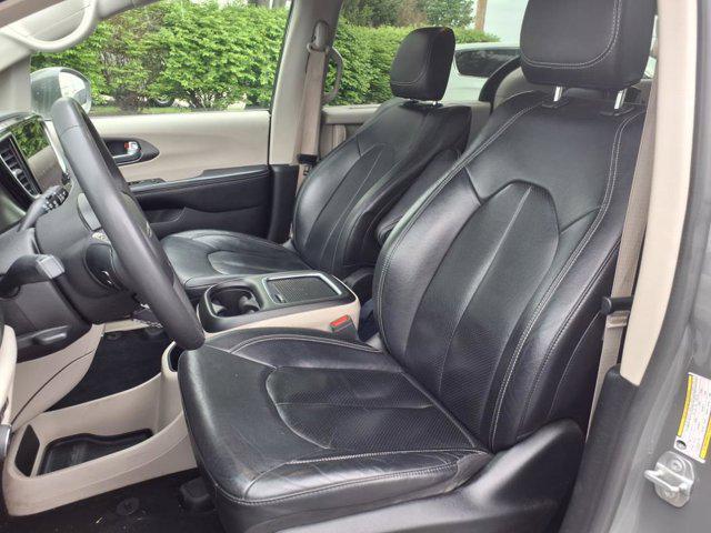 used 2022 Chrysler Pacifica car, priced at $20,956