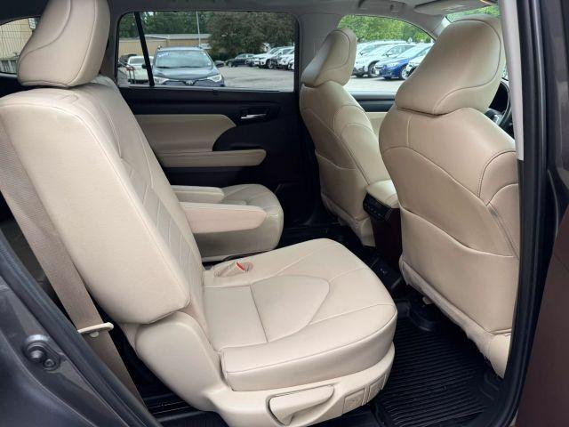 used 2022 Toyota Highlander car, priced at $36,238