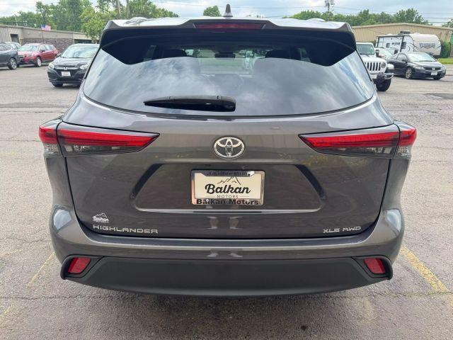 used 2022 Toyota Highlander car, priced at $36,238