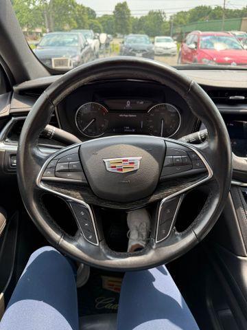 used 2022 Cadillac XT5 car, priced at $29,818