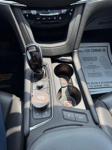 used 2022 Cadillac XT5 car, priced at $29,818