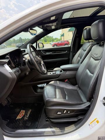 used 2022 Cadillac XT5 car, priced at $29,818