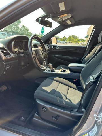 used 2016 Jeep Grand Cherokee car, priced at $13,895