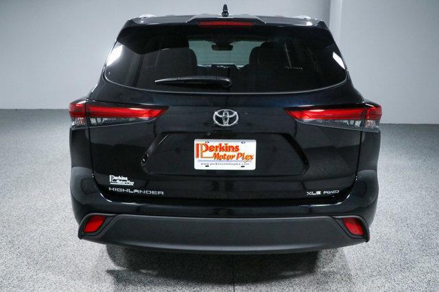 used 2022 Toyota Highlander car, priced at $34,995