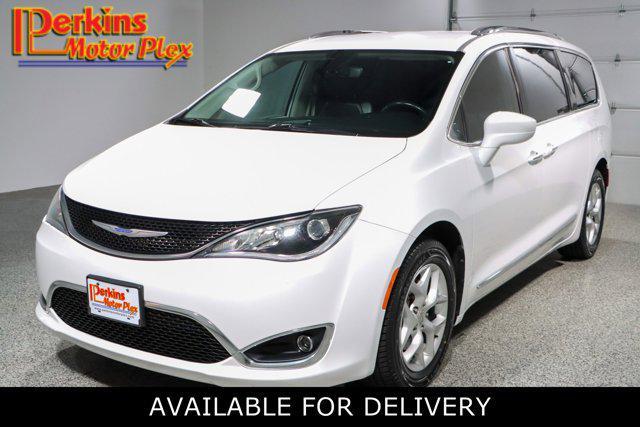 used 2020 Chrysler Pacifica car, priced at $16,595