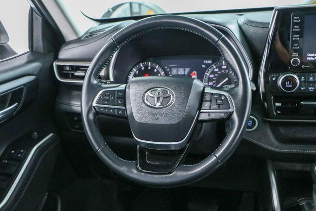 used 2020 Toyota Highlander car, priced at $28,995