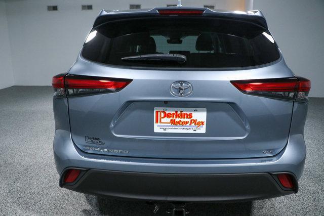 used 2020 Toyota Highlander car, priced at $28,995