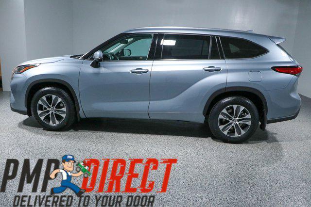 used 2020 Toyota Highlander car, priced at $28,995