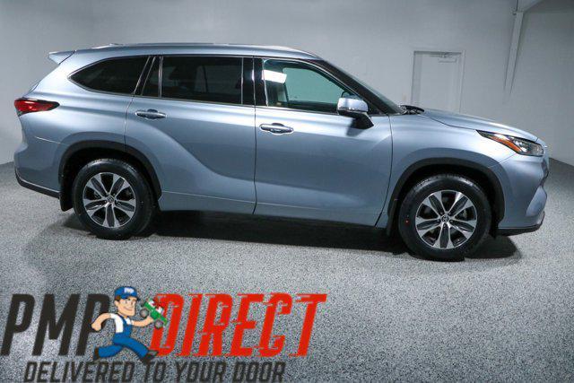 used 2020 Toyota Highlander car, priced at $28,995