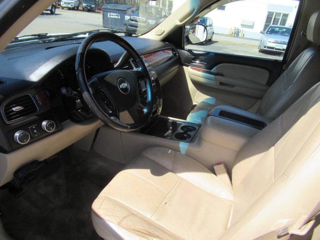 used 2007 Chevrolet Suburban car, priced at $3,995